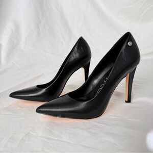 Calvin Klein Black Pointed Toe Textured Pumps Heels | Size 6.5 | Like New